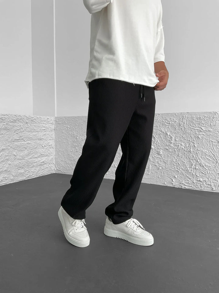 RENVAR | Straight Leg Trousers with Ribbed Finish