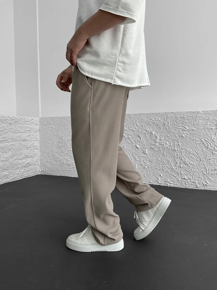 RENVAR | Straight Leg Trousers with Ribbed Finish