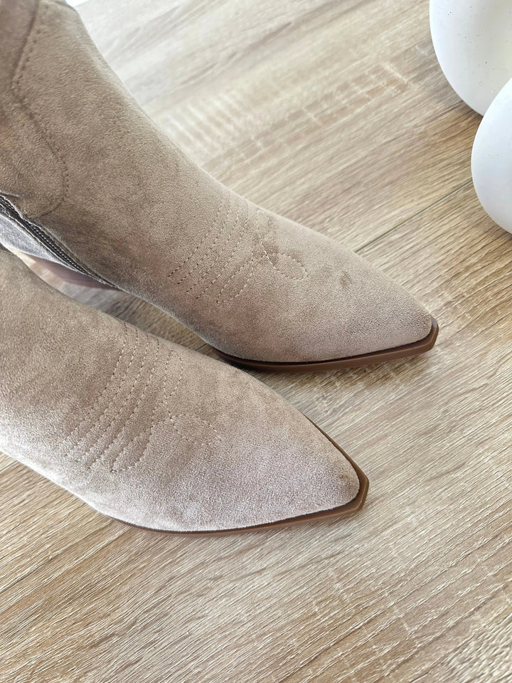 CALDERA | Taupe Flame Embroidered Western Boots