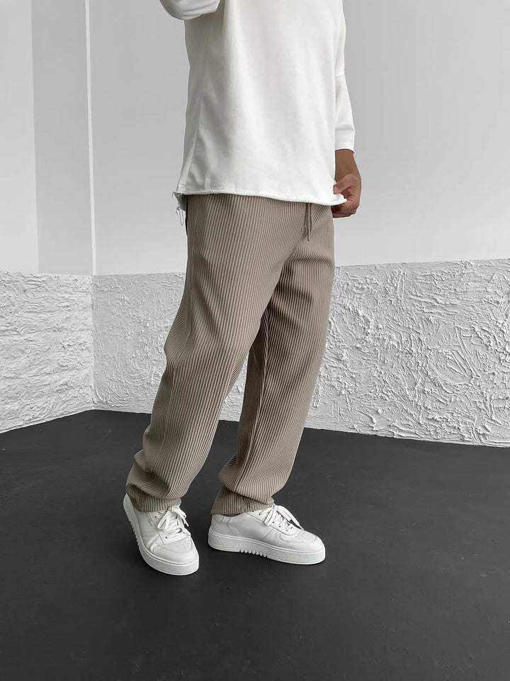 RENVAR | Straight Leg Trousers with Ribbed Finish