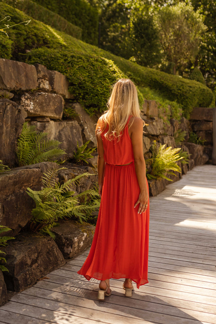 SOLÉA | Vibrant sleeveless summer dress with open-back detail