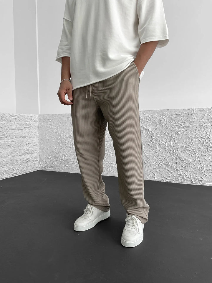 RENVAR | Straight Leg Trousers with Ribbed Finish