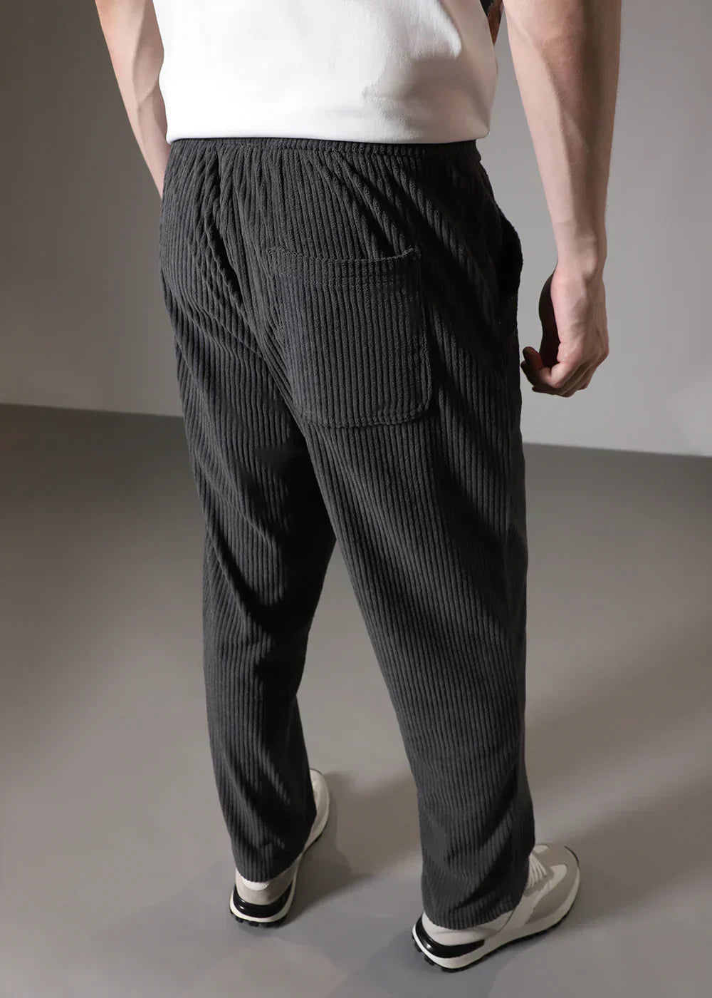 RENVAR | Straight Leg Trousers with Ribbed Finish