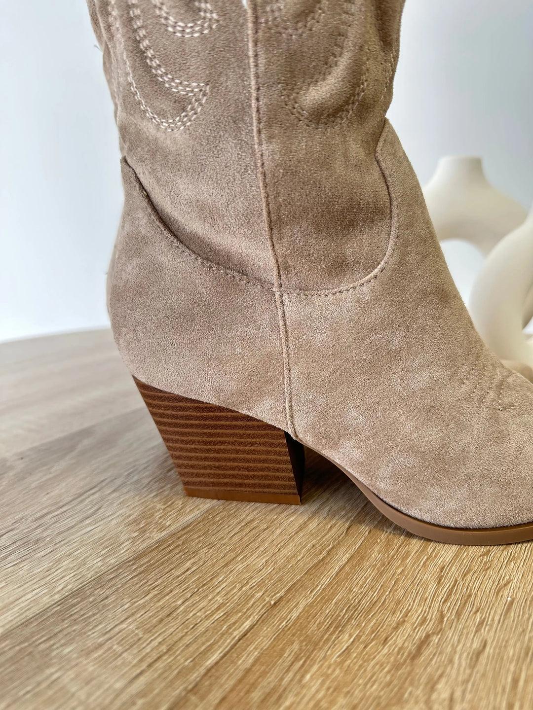 CALDERA | Taupe Flame Embroidered Western Boots