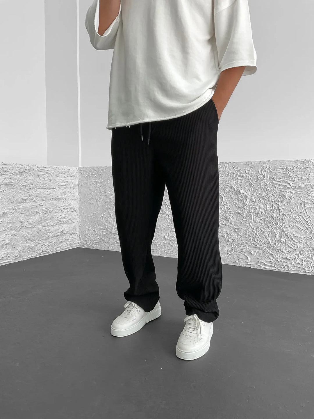 RENVAR | Straight Leg Trousers with Ribbed Finish